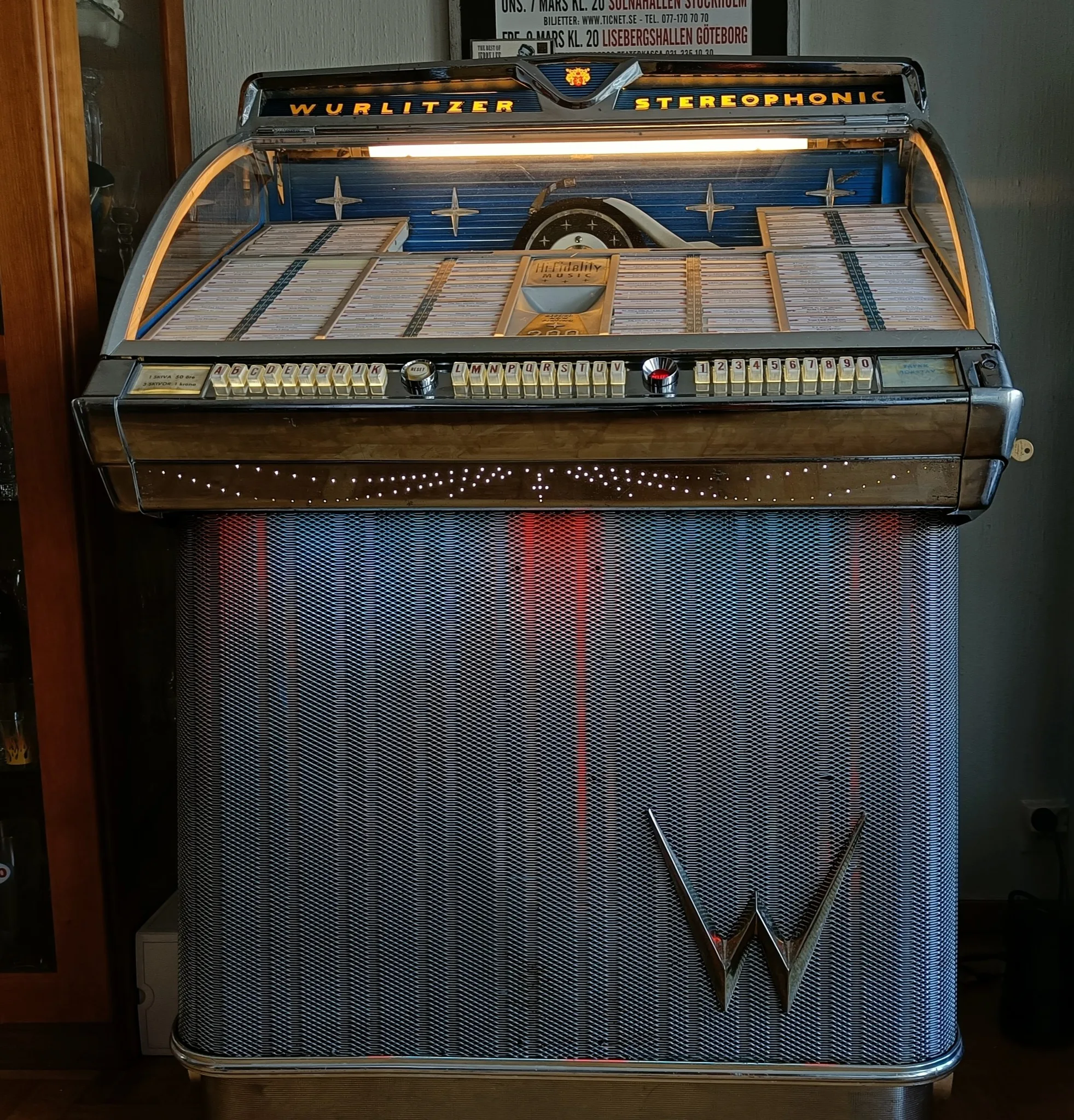 Reparation av vintage-elektronik på AFK Tekniks verkstad i Hammenhög